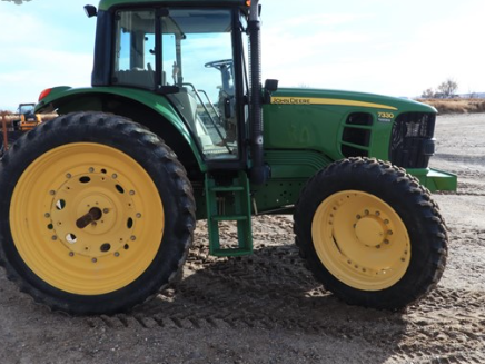 2008 JOHN DEERE 7330
